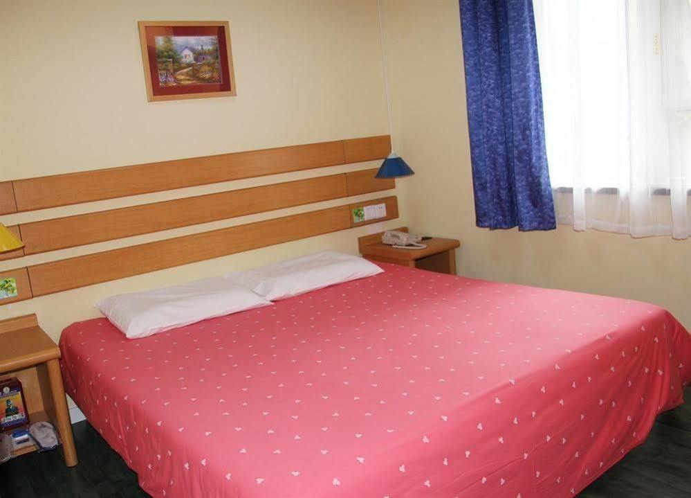 Home Inn Chongqing Jiangbei Airport Shuangfeng Road Экстерьер фото