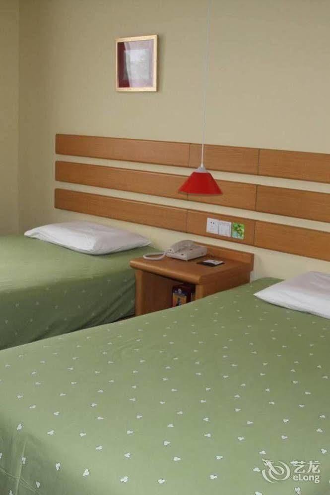 Home Inn Chongqing Jiangbei Airport Shuangfeng Road Экстерьер фото